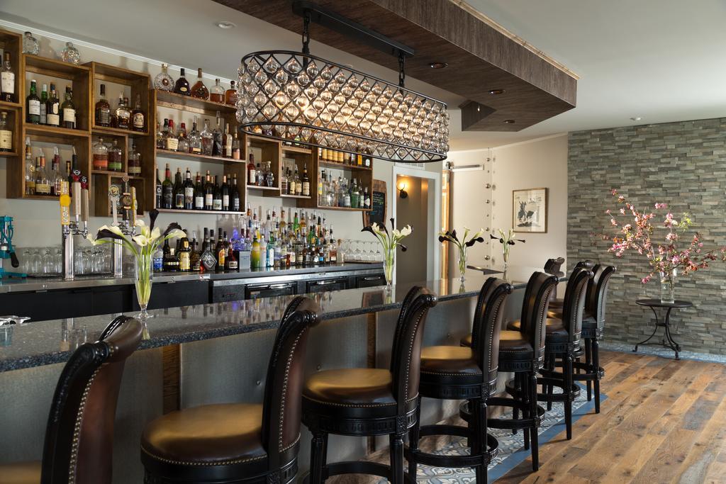 L'Auberge Provencale Inn & Restaurant Boyce Екстериор снимка