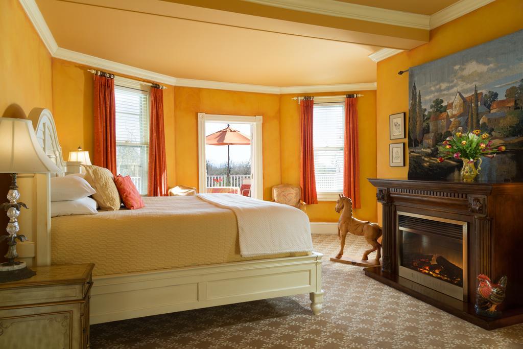 L'Auberge Provencale Inn & Restaurant Boyce Стая снимка