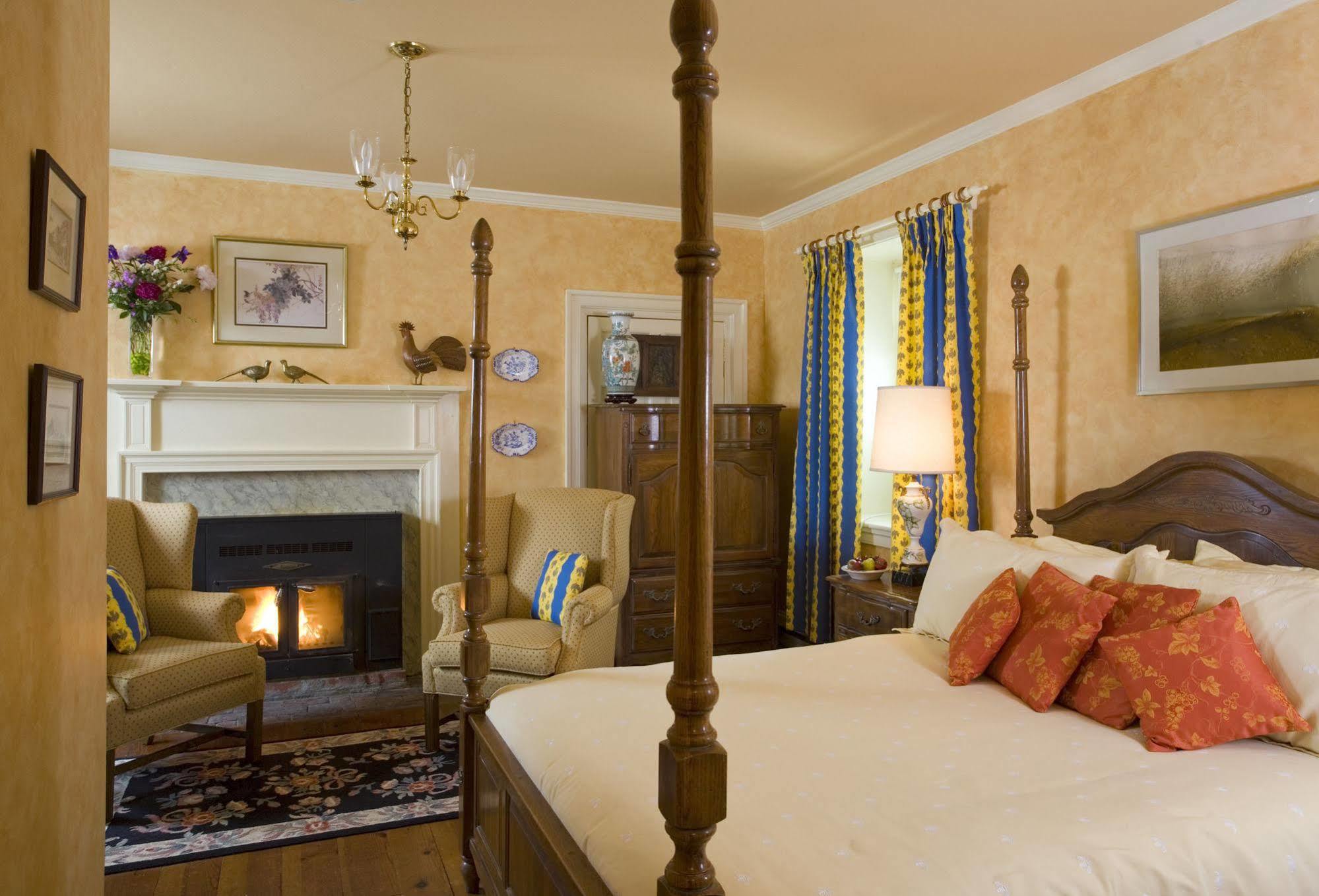 L'Auberge Provencale Inn & Restaurant Boyce Екстериор снимка
