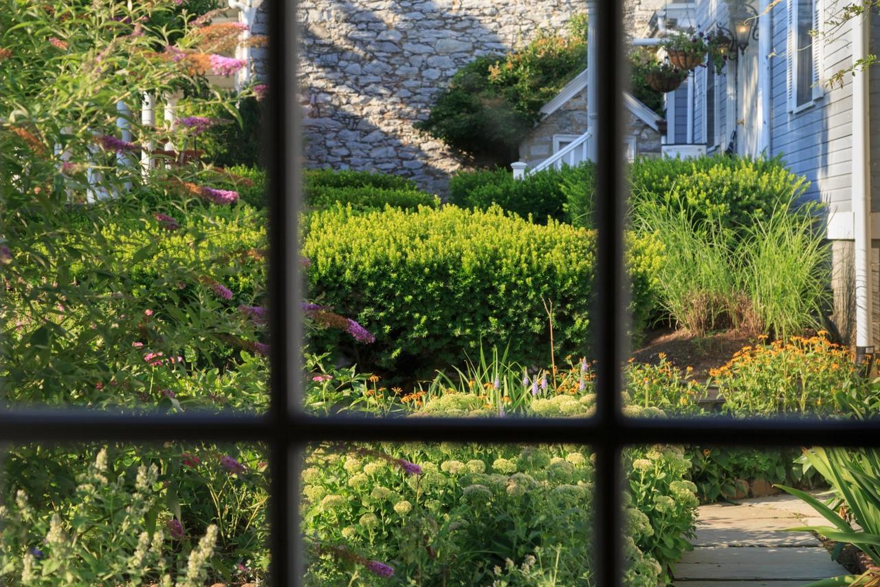 L'Auberge Provencale Inn & Restaurant Boyce Екстериор снимка
